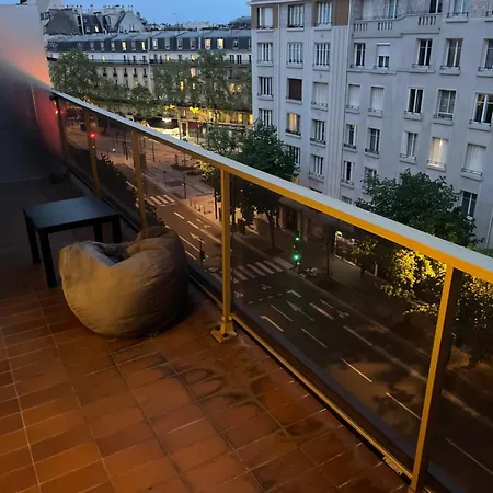 17 Apartment *