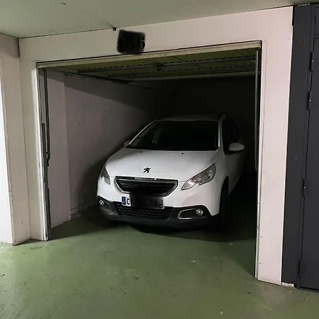 Apartment 17 *